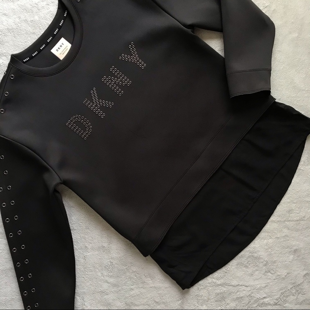 DKNY The Everywhere Sweatshirt Grommet Logo Crew Neck Sweatshirt Medium